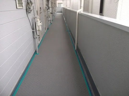 千葉県浦安市 Hアパート廊下階段長尺シート工事