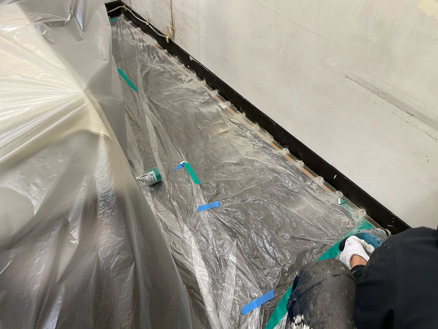 【豊島区池袋: 室内から雨漏りを止める画期的な工事】