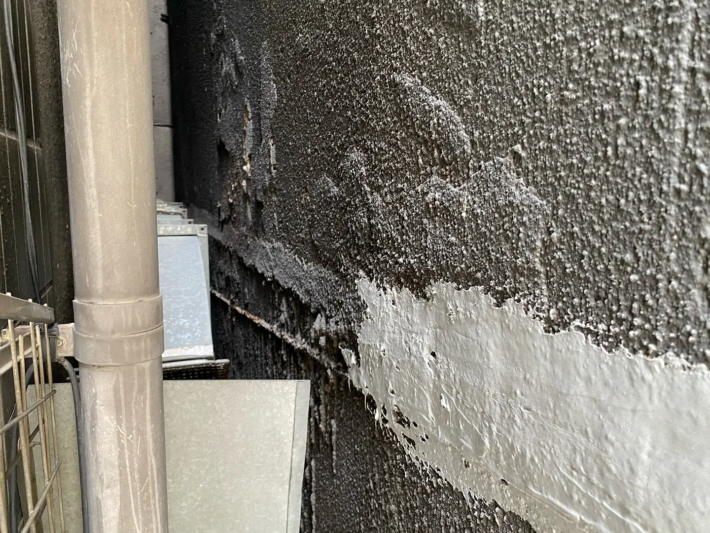 【豊島区池袋: 室内から雨漏りを止める画期的な工事】