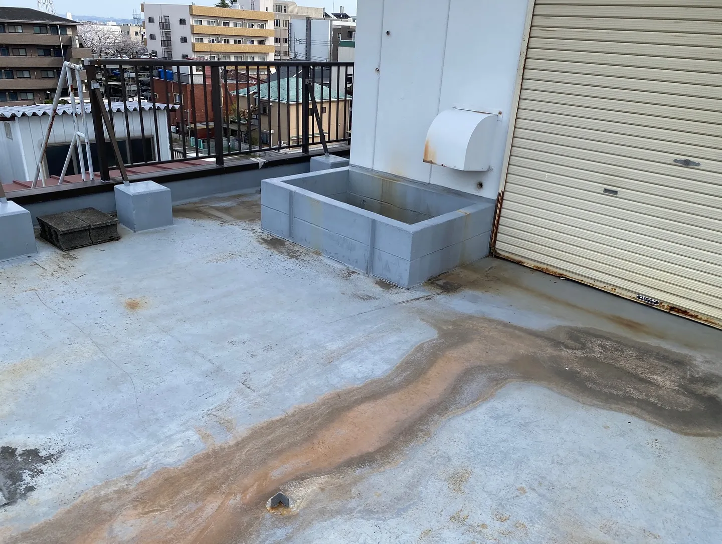 屋根の防水対策でお困りの方へ、私たちの専門技術をご紹介します...