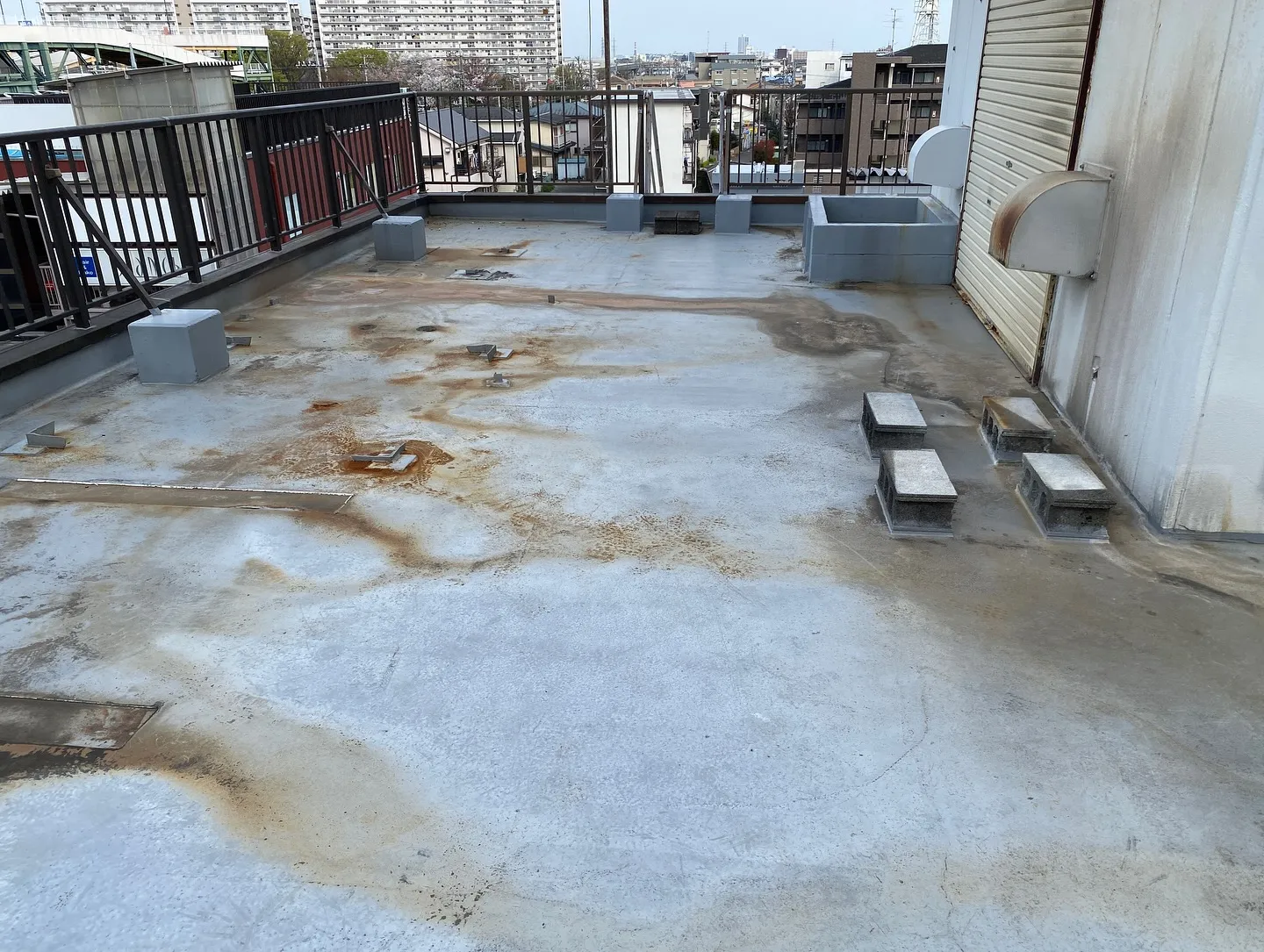 屋根の防水対策でお困りの方へ、私たちの専門技術をご紹介します...