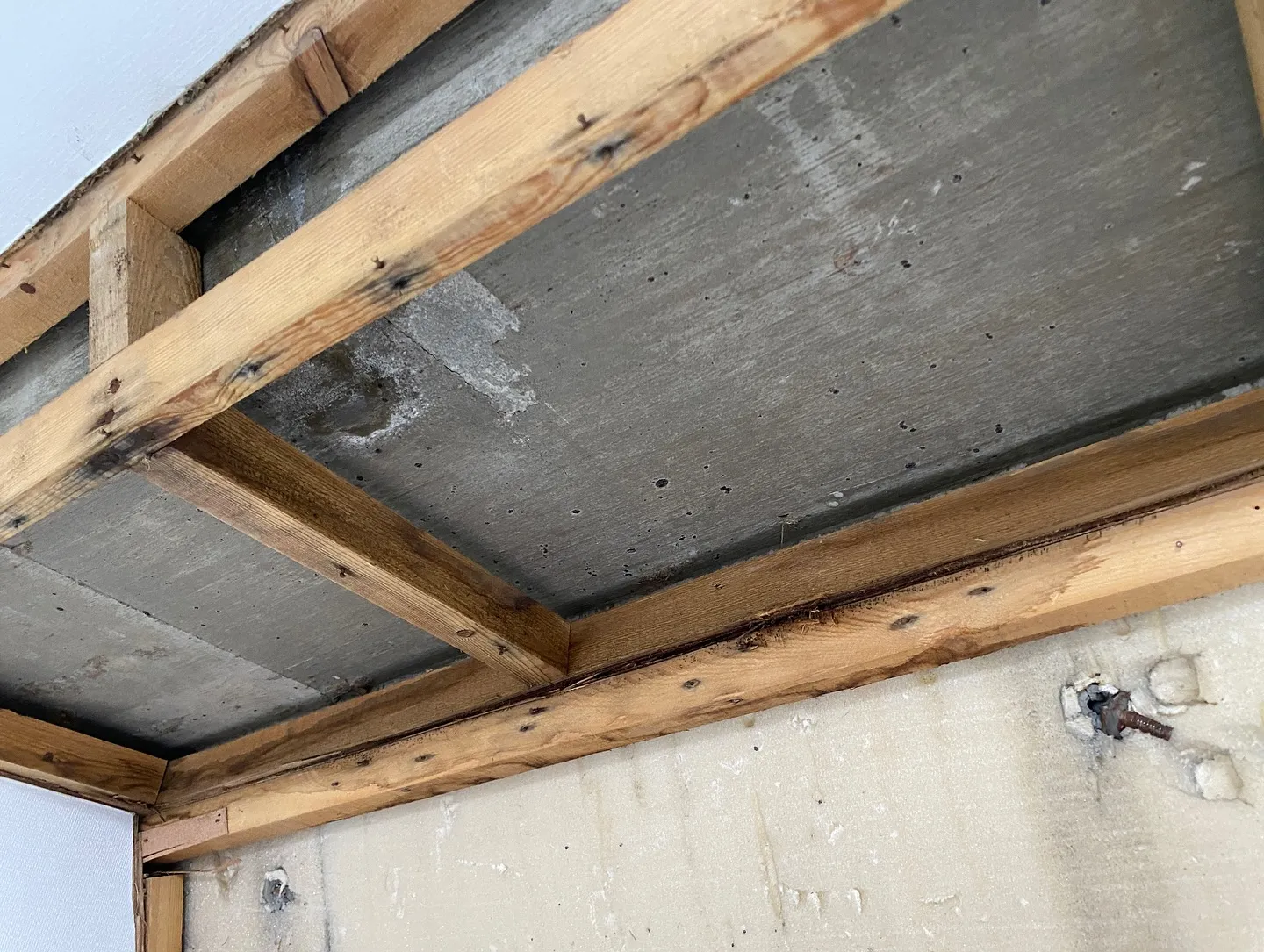 【練馬区中村北:外壁鉄部腐食による雨漏り調査】ピーコンからの...