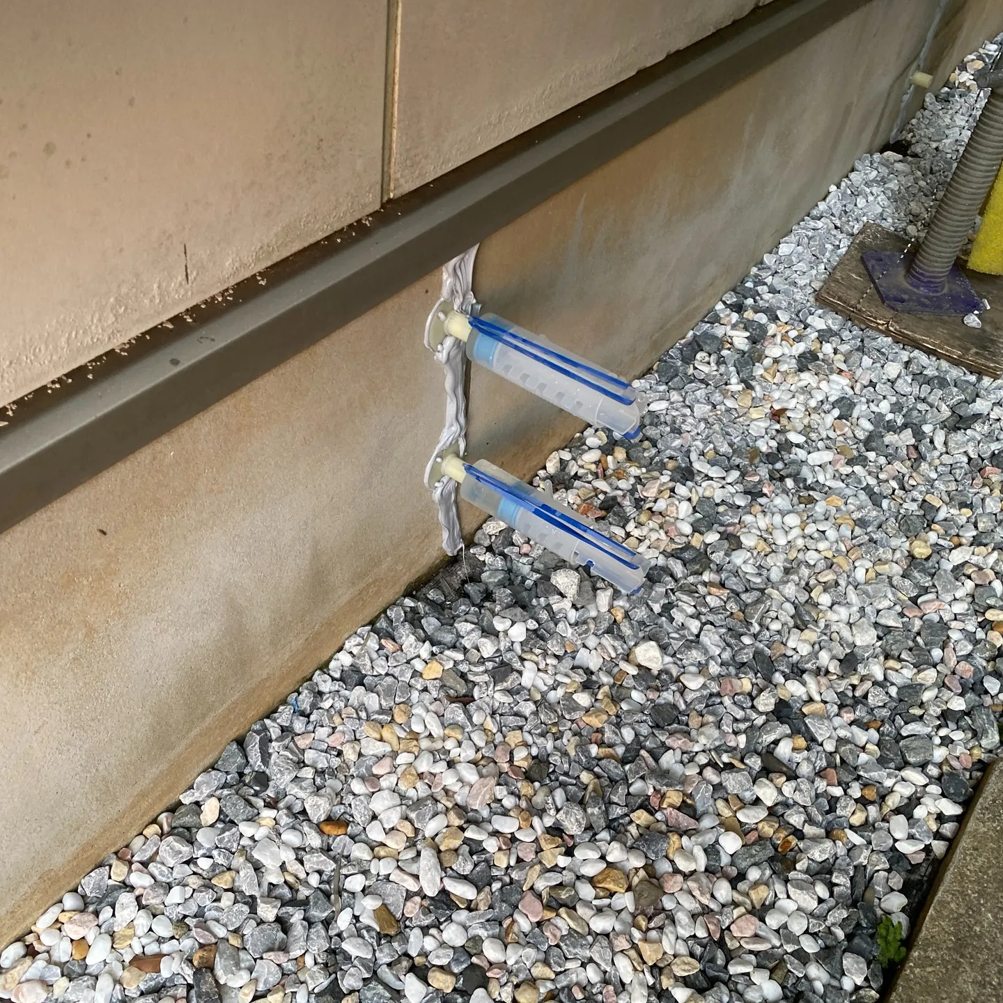 【ひび割れ補修】の基本と選定方法:0.3mm以上のひび割れ対...